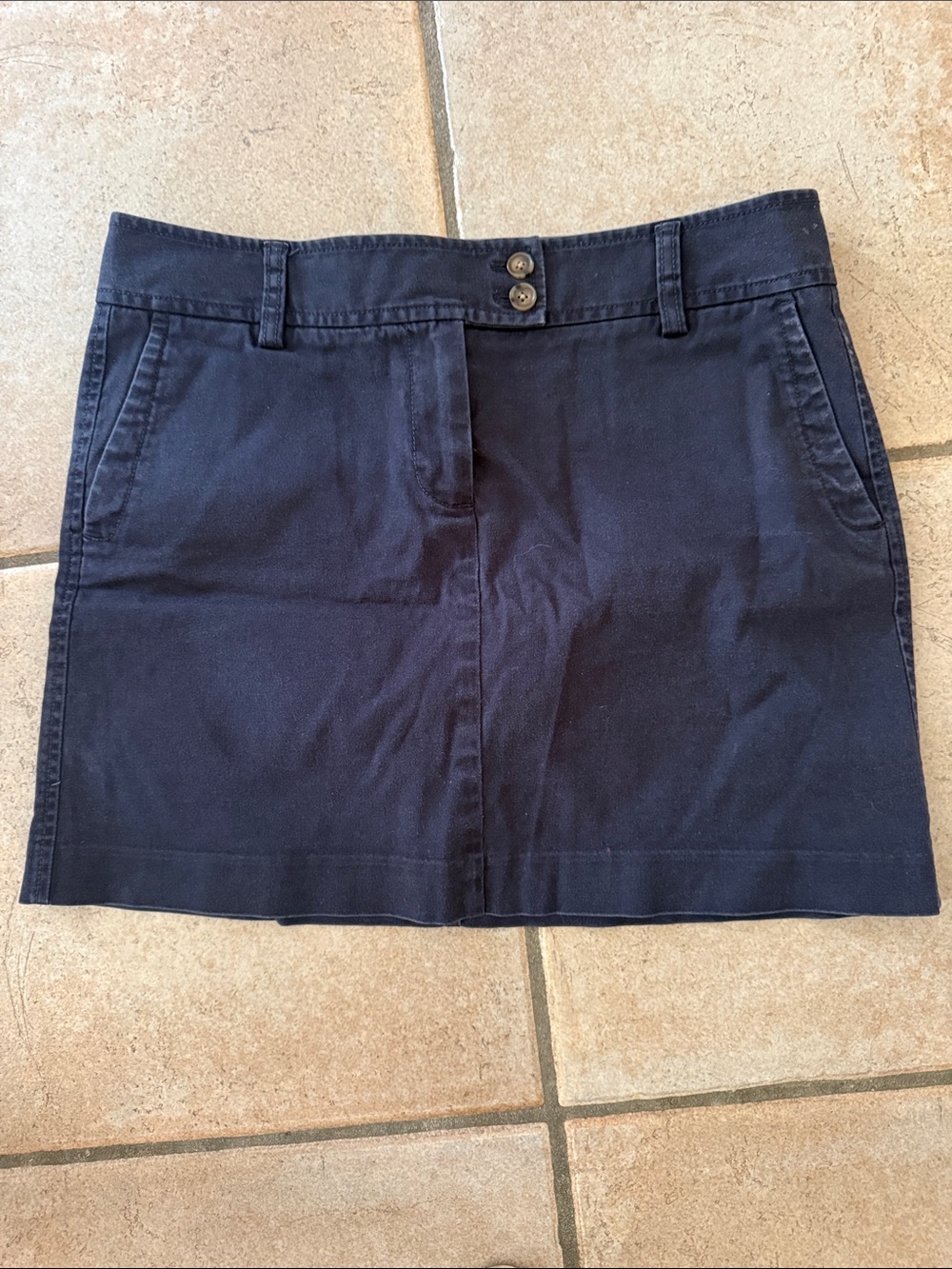 Jcrew women’s true navy khaki skirt, sz 8, 16” long.